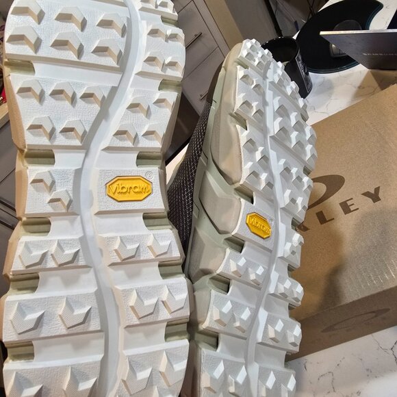 MENS OAKLEY LIGHT SHIELD - BROWN/BLACK/BEIGE HIKING TRAIL MENS SIZE 10 SHOES NEW - Picture 8 of 14